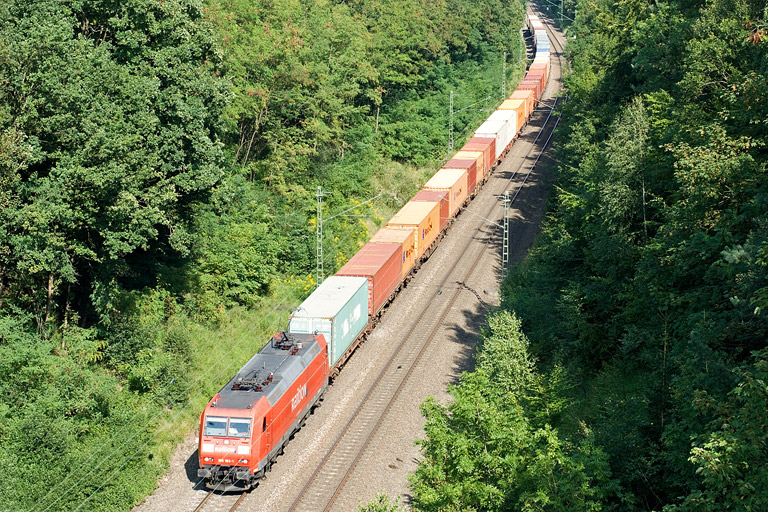 185 183 mit IKS 40981 bei km 20,4 (August 2011)