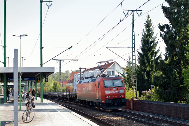 185 191 mit FE 44691 bei km 16,8 (April 2011)