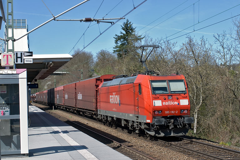 185 192 mit CFN 62706 bei km 14,2 (April 2011)