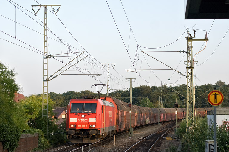 185 301 mit CSQ 60084 bei km 16,8 (August 2011)
