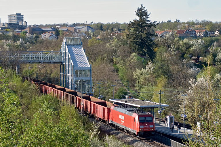 185 309 mit FZT 56173 bei km 14,2 (April 2011)