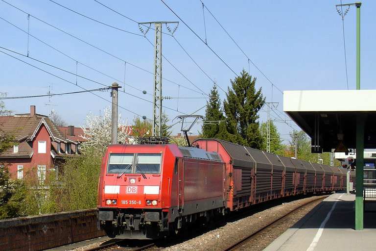 185 350 mit FZ 56165 bei km 16,8 (April 2011)