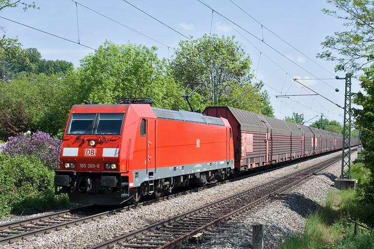 185 369 mit FZ 56165 bei km 12,8 (April 2011)