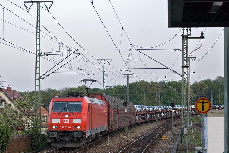 185 379 mit CSQ 60084 bei km 16,8 (April 2011)