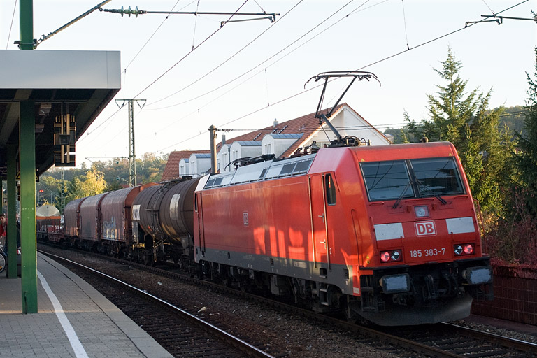 185 383 mit FE 44691 bei km 16,8 (Oktober 2011)