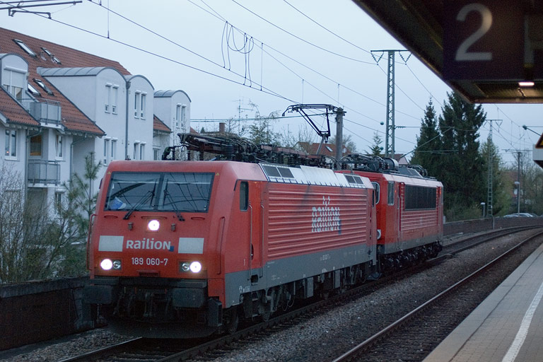 189 060 und 155 218 bei km 16,8 (April 2011)