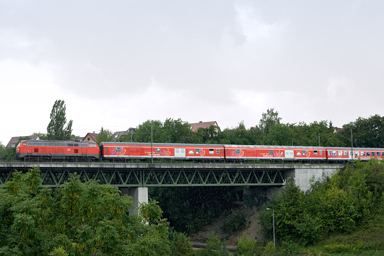 218 390 mit RE 10051 bei km 14,6 (Juli 2011)