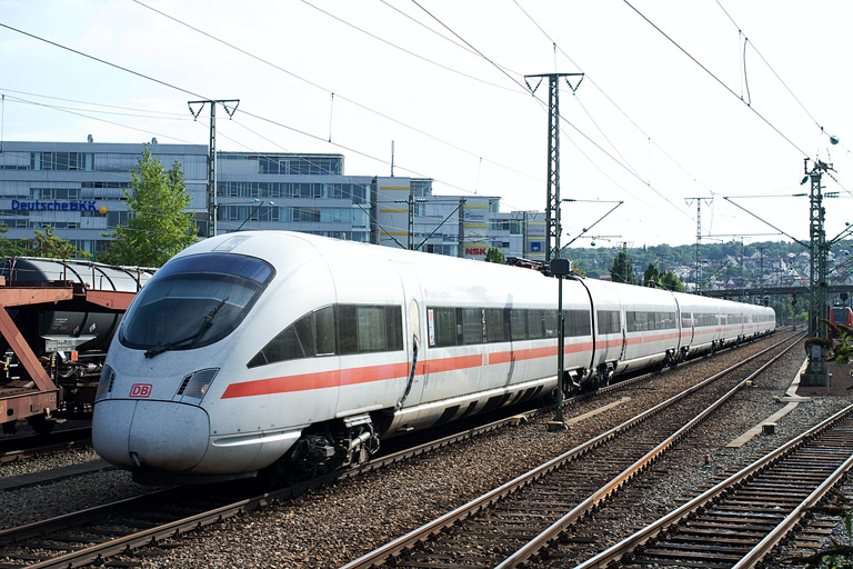 411 018 (Tz 1118) als L-ICE 91794 bei km 15,8 (August 2011)