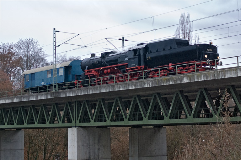 52 7596 in Stuttgart-Vaihingen (Dezember 2011)