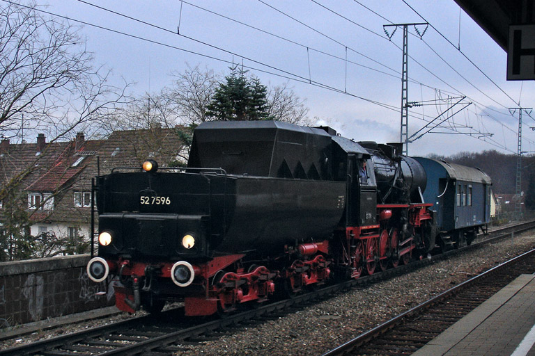 52 7596 in Stuttgart-Rohr (Dezember 2011)