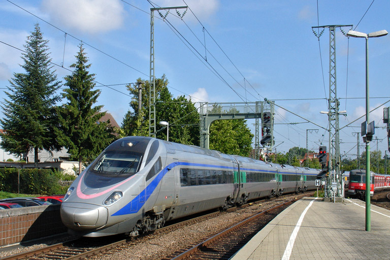 ETR 610 (610 711 u.a.) als ST 92303 bei km 16,6 (Juli 2011)