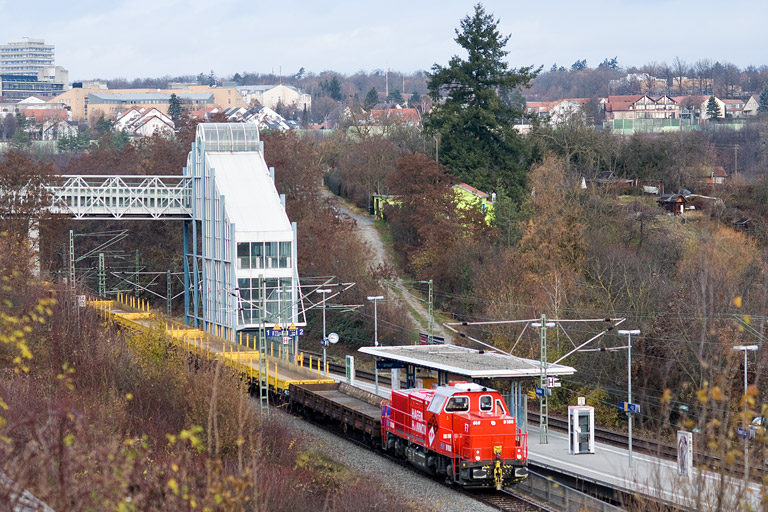 588 001 (Gmeinder D180BB) mit Dbz-D 94732 bei km 14,2 (Dezember 2011)