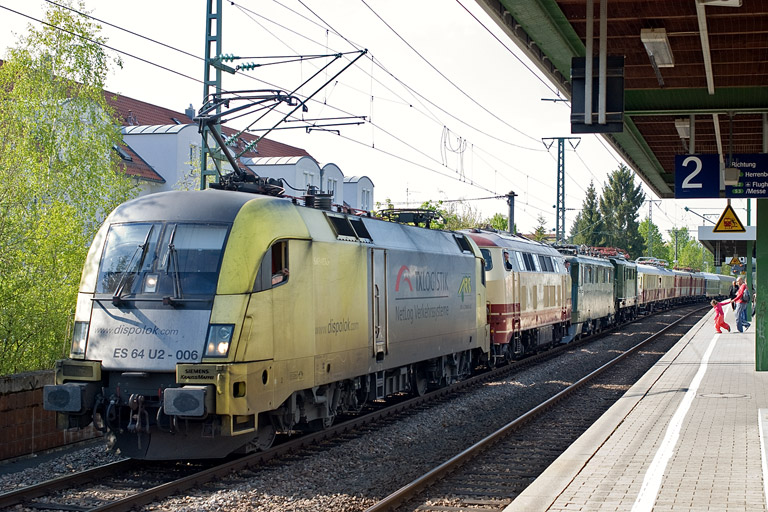 ES 64 U2-006 mit DLr 93731 bei km 16,8 (April 2011)
