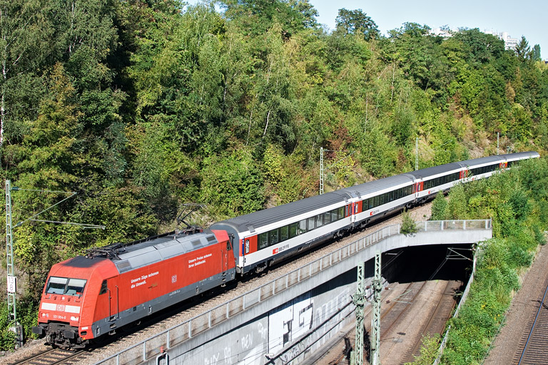101 004 mit IC 183 bei km 13,8 (September 2012)