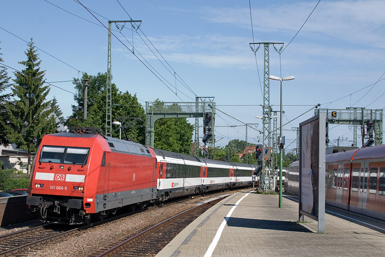 101 006 mit IC 183 bei km 16,6 (Juni 2012)