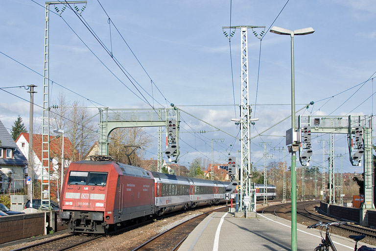 101 008 mit IC 183 bei km 16,6 (November 2012)