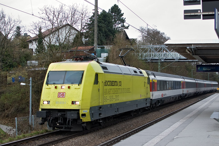 101 013 mit IC 184 bei km 14,2 (M&auml;rz 2012)