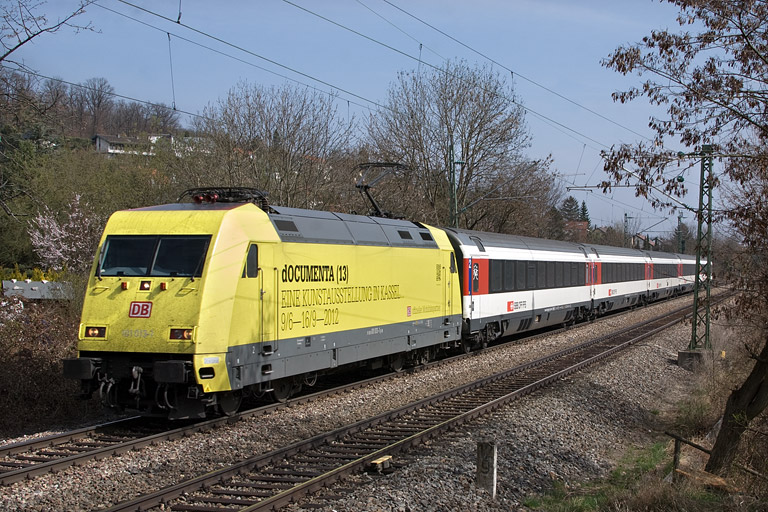 101 013 mit IC 185 bei km 12,8 (M&auml;rz 2012)
