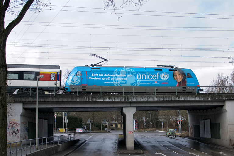 101 016 mit IC 282 bei km 16,4 (Februar 2012)