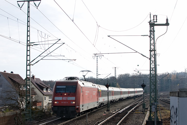 101 021 mit IC 282 bei km 16,8 (November 2012)