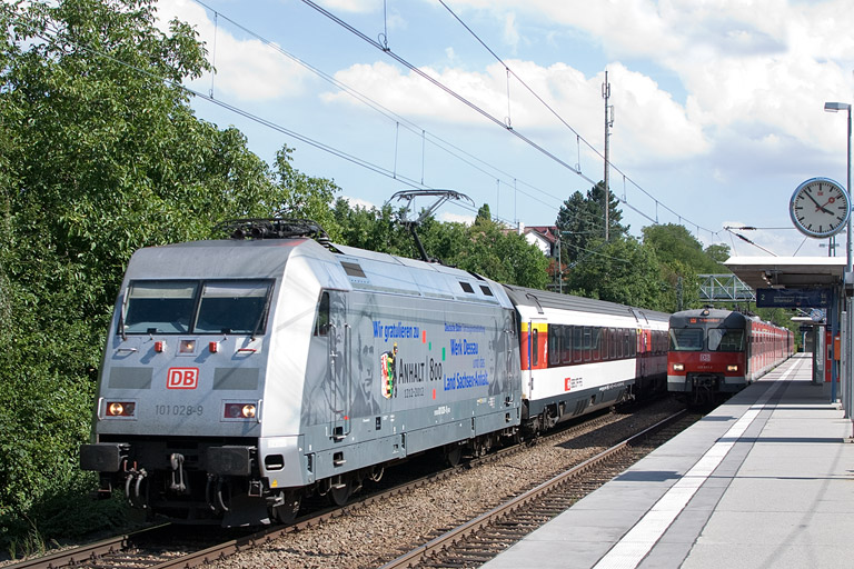 101 028 mit IC 186 bei km 14,0 (August 2012)