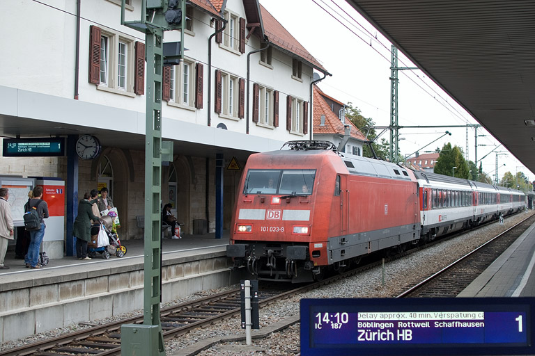 101 033 mit IC 187 bei km 15,6 (September 2012)