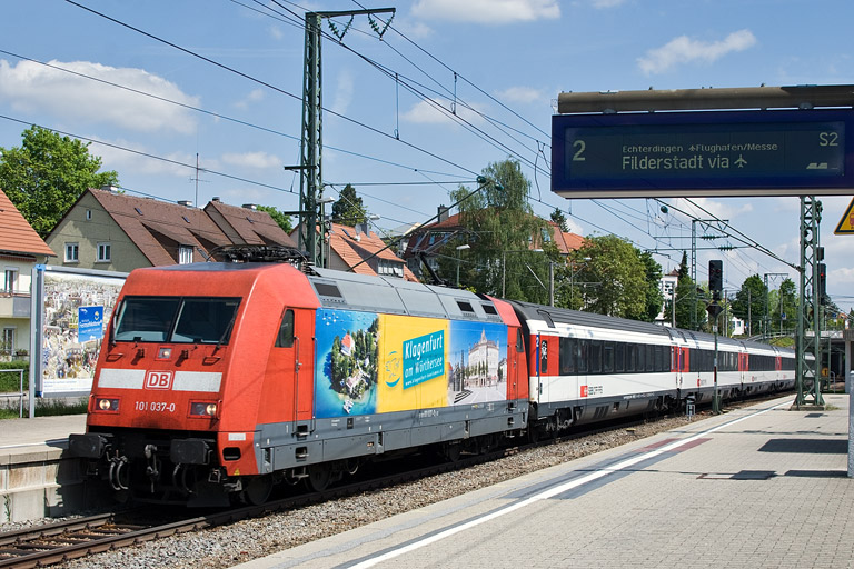 101 037 mit IC 185 bei km 15,6 (Mai 2012)