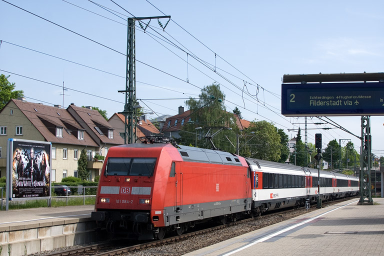 101 084 mit IC 183 bei km 15,6 (Mai 2012)