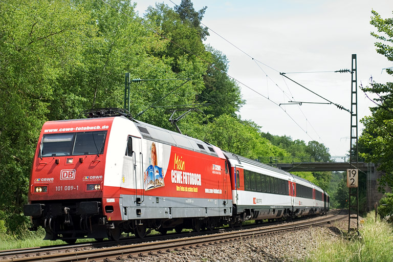 101 089 mit IC 185 bei km 19,2 (Juni 2012)