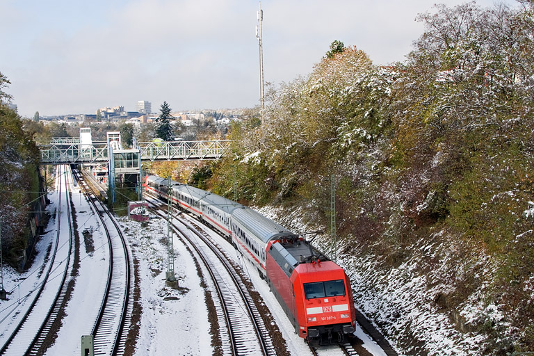 101 097 mit IC 1682 bei km 14,4 (Oktober 2012)