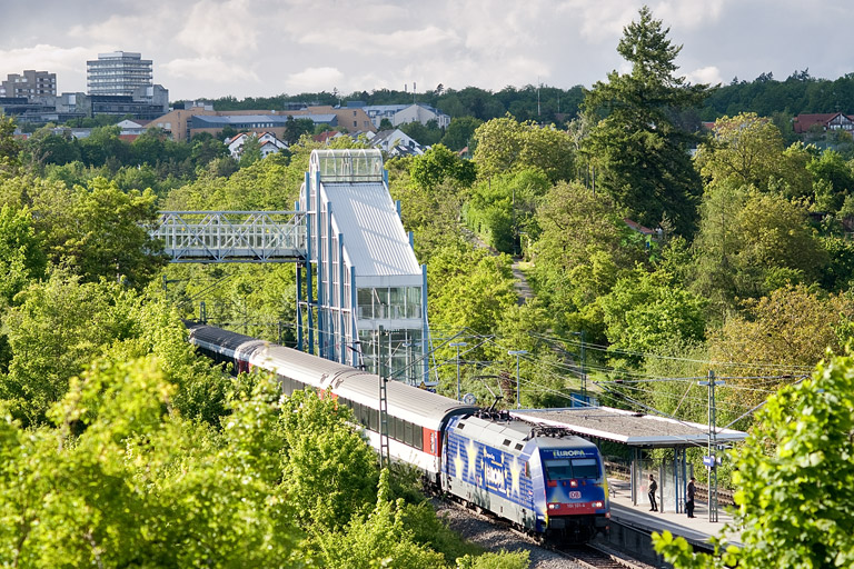 101 101 mit IC 283 bei km 14,2 (Mai 2012)