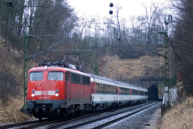 113 268 mit IC 187 bei km 18,0 (Januar 2012)