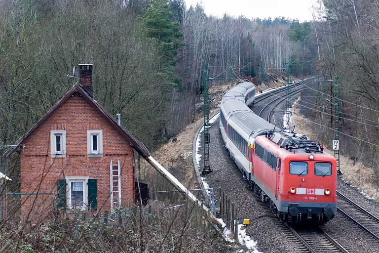 115 198 mit IC 280 bei km 19,2 (Februar 2012)
