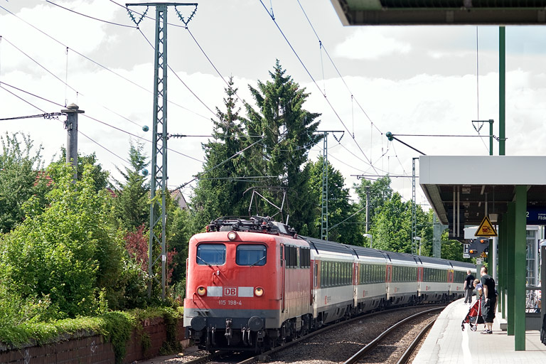 115 198 mit IC 281 bei km 16,8 (Juli 2012)