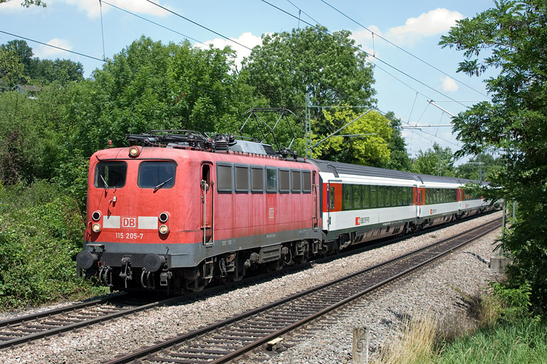 115 205 mit IC 187 bei km 12,8 (Juni 2012)
