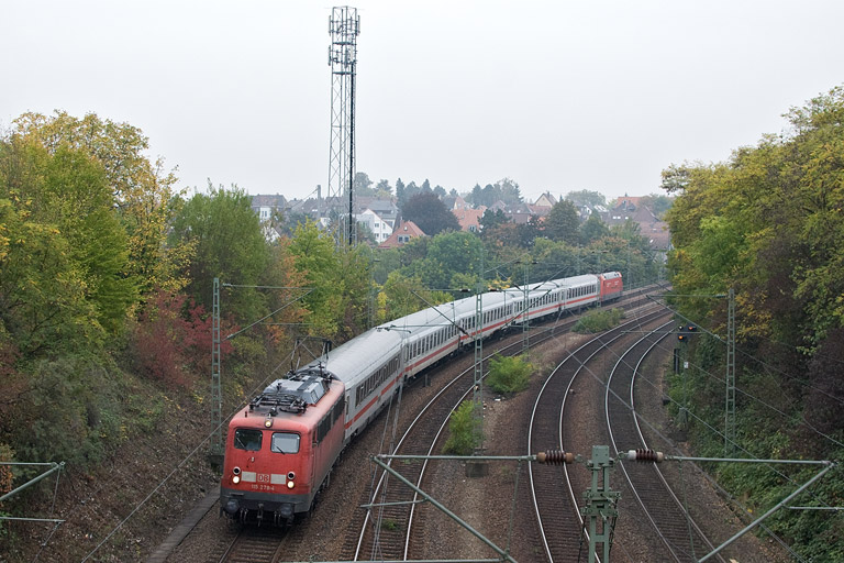 115 278 mit IC 1684 bei km 14,6 (Oktober 2012)