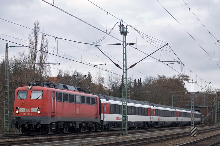 115 281 mit IC 281 bei km 14,6 (Februar 2012)