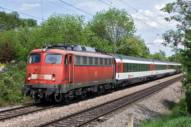 115 346 mit IC 187 bei km 12,8 (Mai 2012)