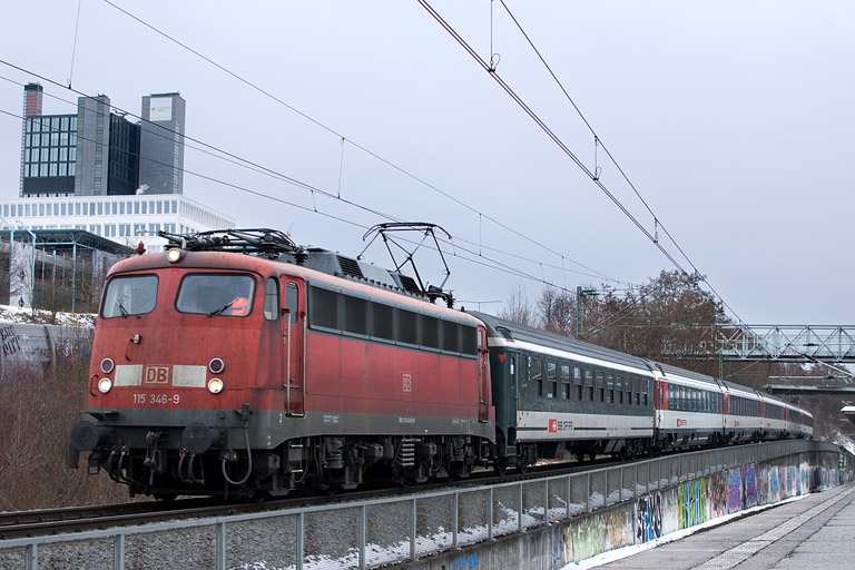 115 346 mit IC 187 bei km 14,2 (Februar 2012)