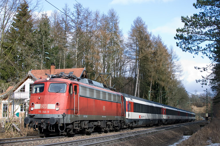 115 346 mit IC 187 bei km 18,4 (Februar 2012)