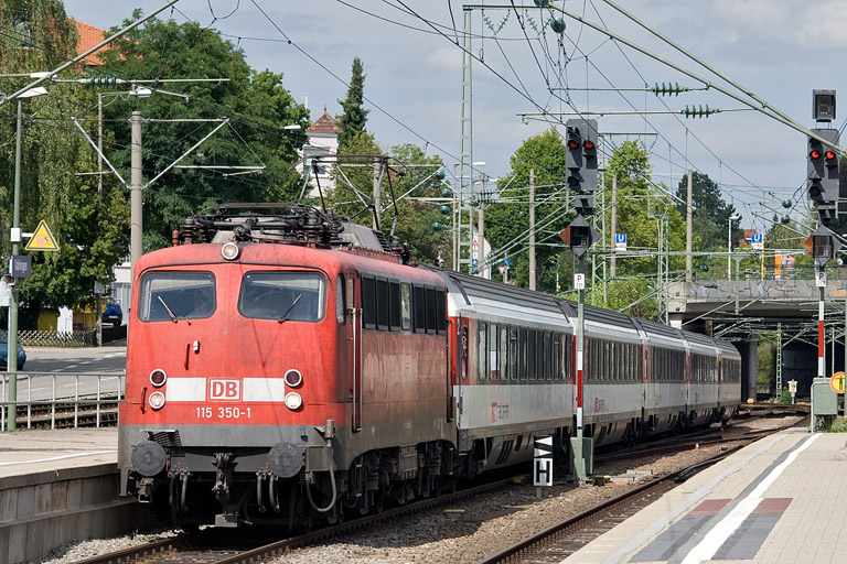115 350 mit IC 281 bei km 15,4 (Juli 2012)