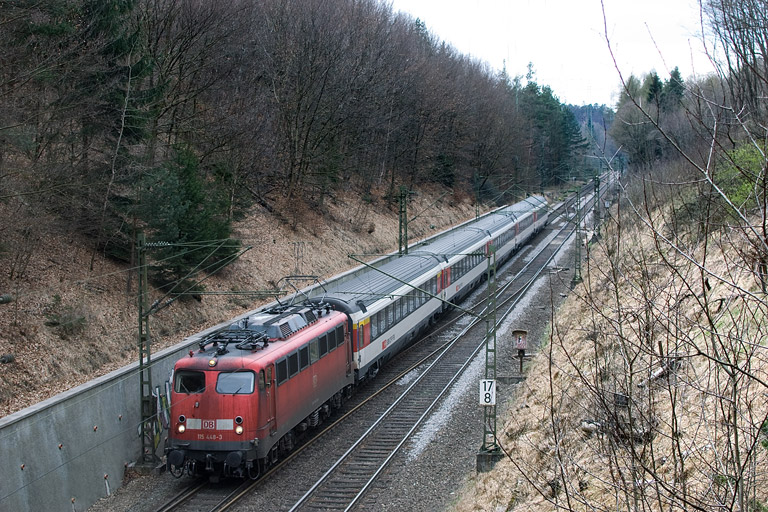115 448 mit IC 280 bei km 17,8 (April 2012)