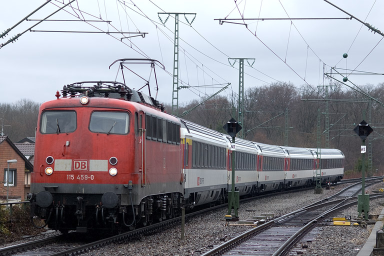 115 459 mit IC 280 bei km 16,8 (M&auml;rz 2012)