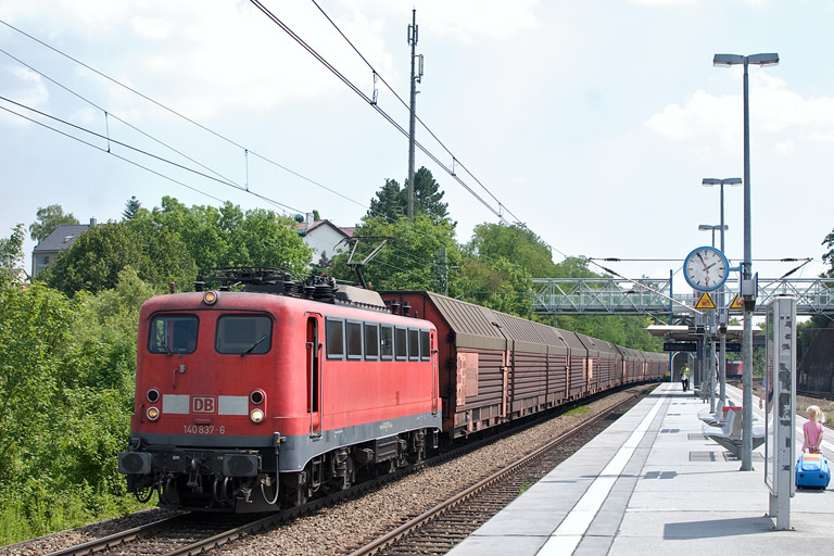 140 837 mit EK 56180 bei km 14,2 (Juli 2012)