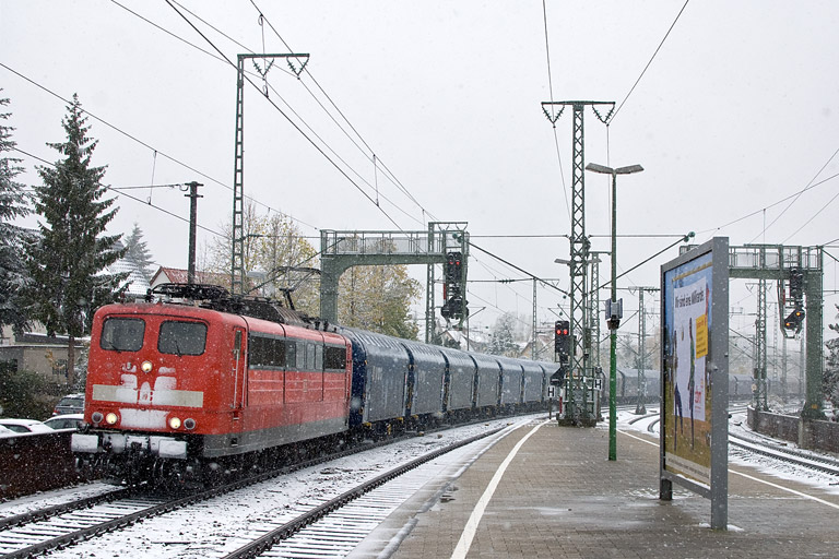 151 001 mit GM 49225 bei km 16,8 (Oktober 2012)