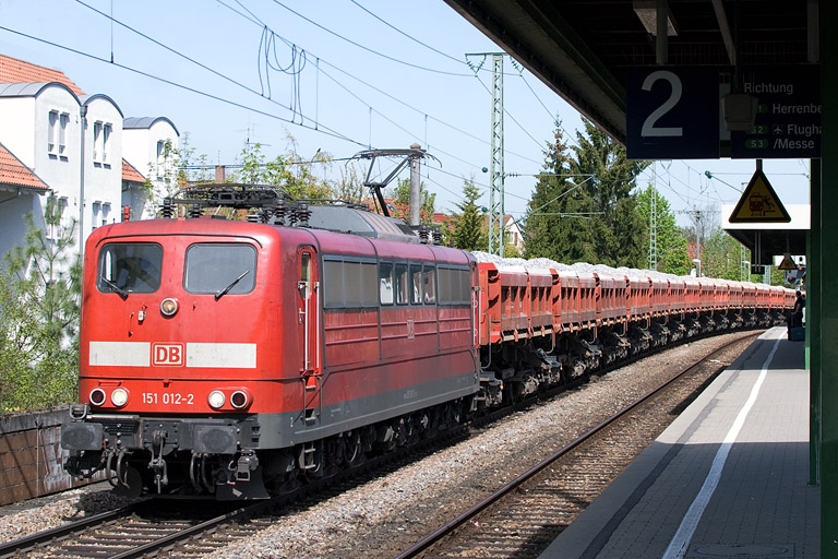 151 012 mit GB 62760 bei km 16,8 (April 2012)