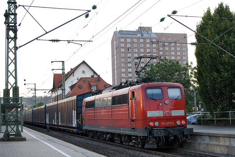 151 077 mit GA 61781 bei km 15,6 (Juli 2012)