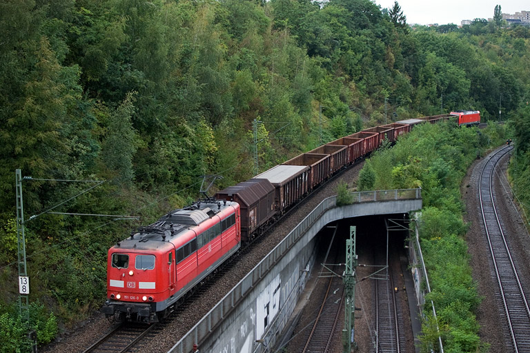 151 126 mit EK 56173 bei km 13,8 (August 2012)
