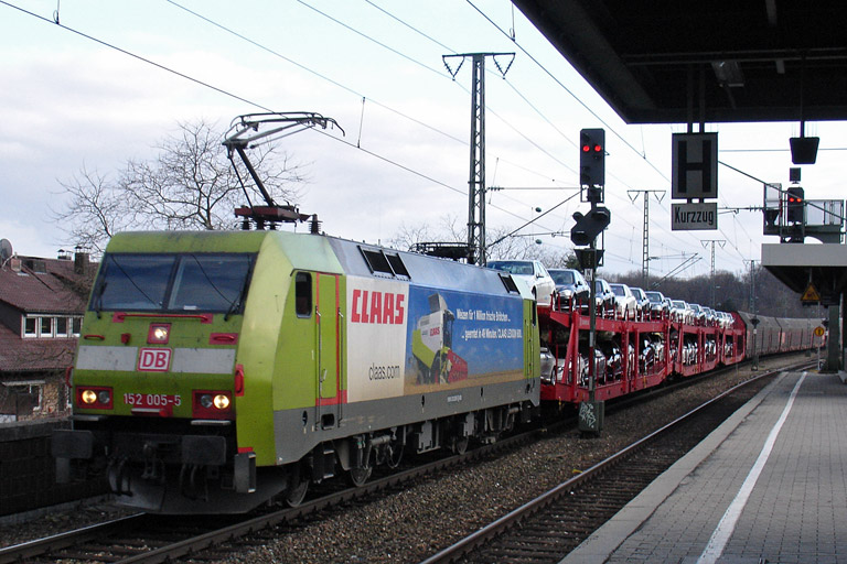 152 005 mit GA 60082 bei km 16,8 (Februar 2012)