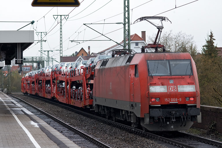 152 008 mit GA 60046 bei km 16,8 (April 2012)
